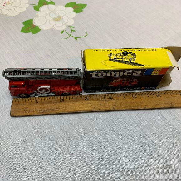 Vintage 70's Tomica Hino Ladder Fire Engine Truck Diecast 1/110 Scale With Box - Picture 8 of 14